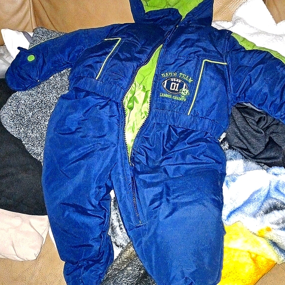 Carter's NEVER WORN, Dad's Team SnowSuit, footed & gloved - Picture 2 of 6